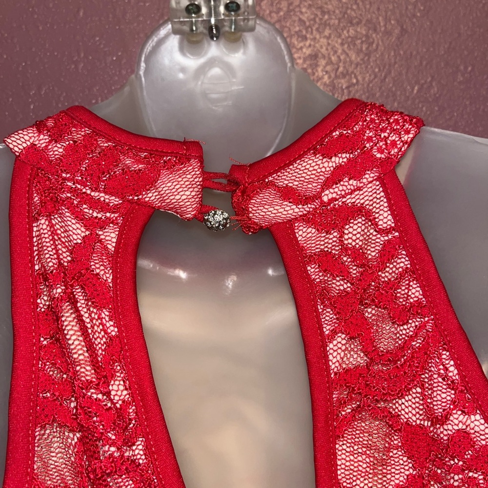RED DRESS - Picture 4 of 6